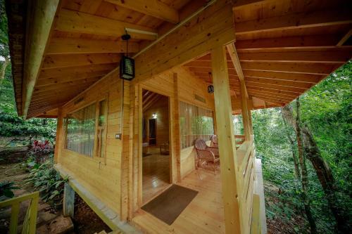 Hotel Bamboo Creek Resort