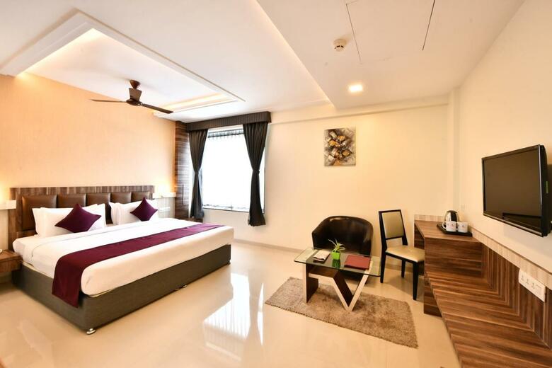 Hotel Vits Sagar Plaza, Pune Chakan