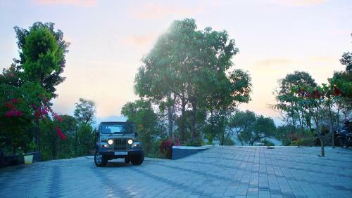 Hotel Woodrose Resort