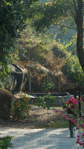 Hotel Woodrose Resort