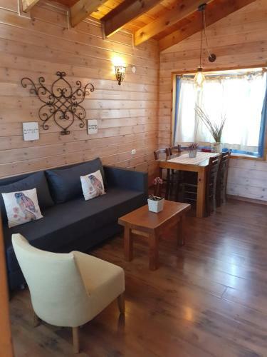 Lodge Pine Tree Cabin