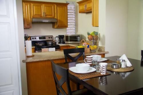 Two Bedroom Apartment In Kingston