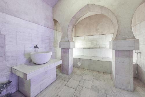 Hotel Egl? Plus Medical Spa