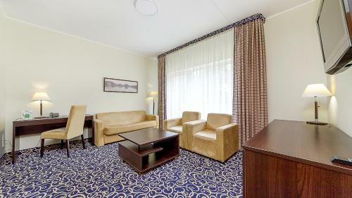 Hotel Egl? Plus Medical Spa