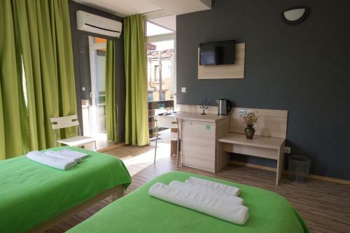Theatre Apartments