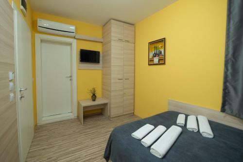 Theatre Apartments