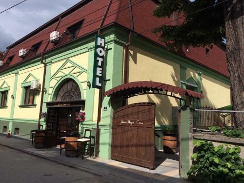 Hotel Shirok Sokak