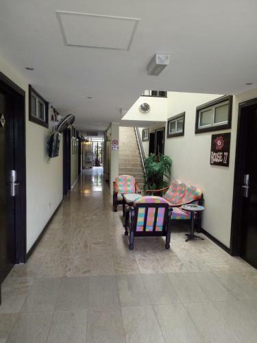 Hostal House11