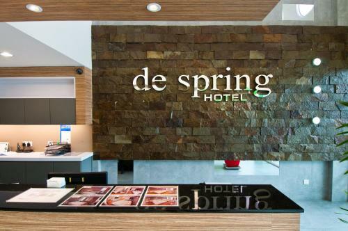 De Spring Hotel