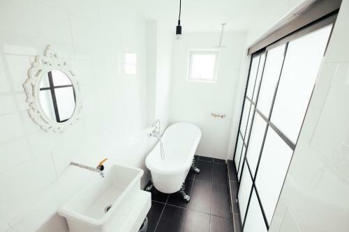 White Loft Hotel