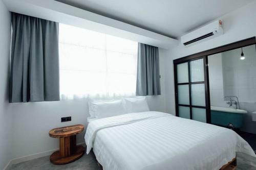 White Loft Hotel