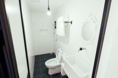 White Loft Hotel