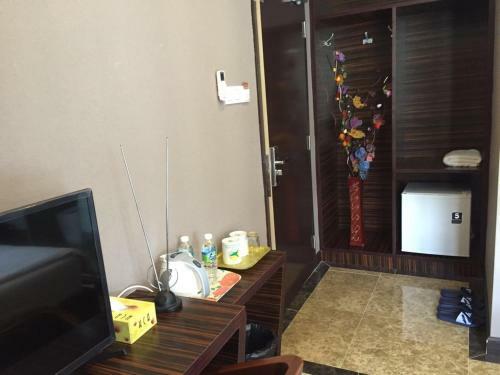 Fan Holiday Hotel