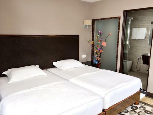 Fan Holiday Hotel