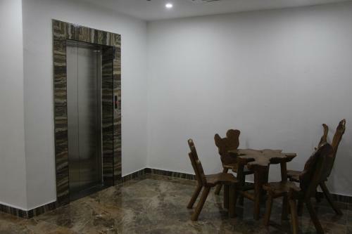Fan Holiday Hotel