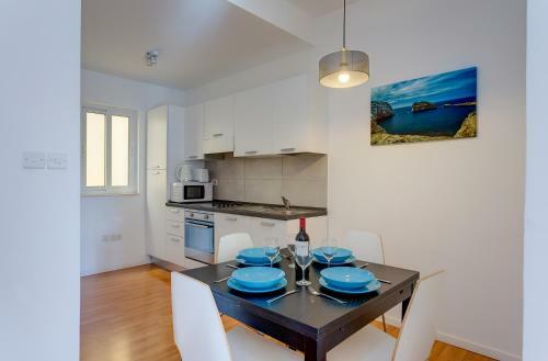 Apartment With Stunning Seaviews