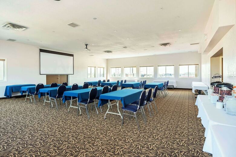 Hotel Comfort Inn And Suites