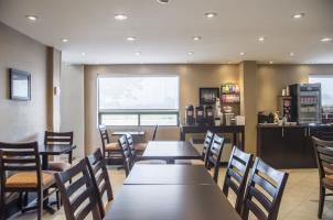 Hotel Comfort Inn  Suites
