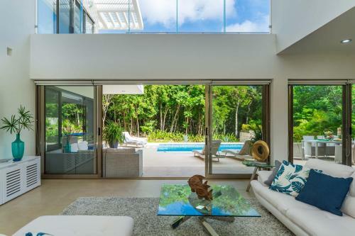 Casa Ave, Luxury & Resort Living
