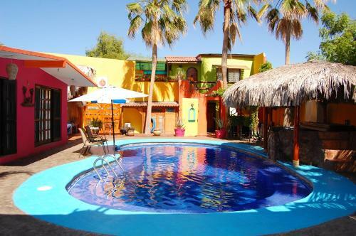 Hostal Leo's Baja Oasis