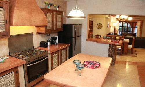 Hostal Leo's Baja Oasis