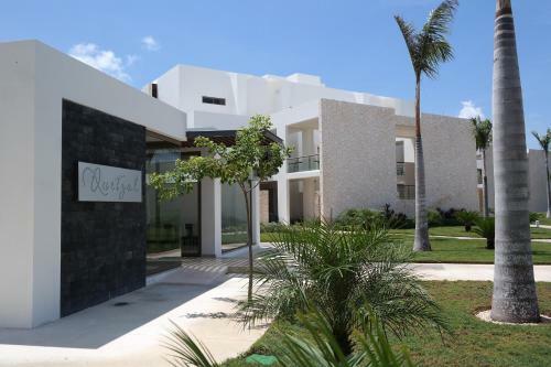 Bahia Principe Vacation Rentals - Three-bedroom House