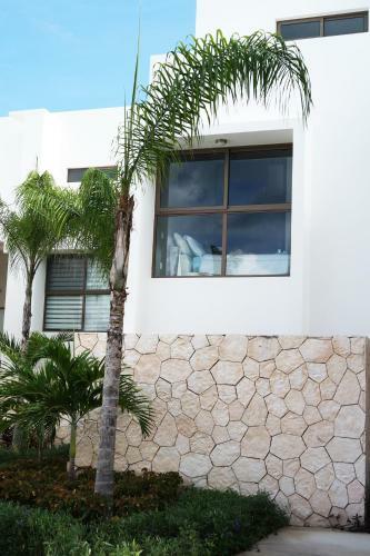 Bahia Principe Vacation Rentals - Three-bedroom House