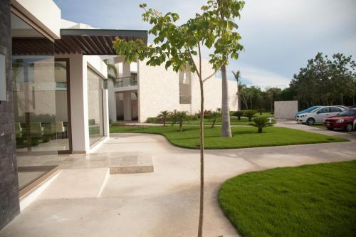 Bahia Principe Vacation Rentals - Three-bedroom House