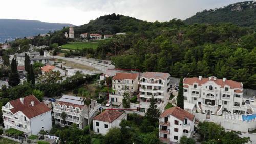 Apartments Danilo