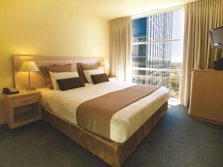 Hotel Oaks On Lonsdale