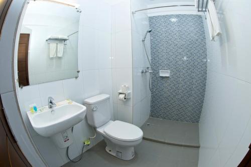 Bed & Breakfast Ngapali Banyan Boutique Hostel