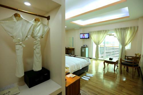 The Floral Breeze Hotel Yangon