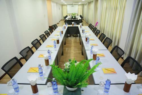 The Floral Breeze Hotel Yangon