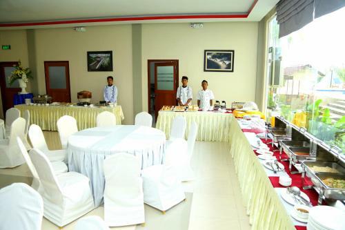 The Floral Breeze Hotel Yangon