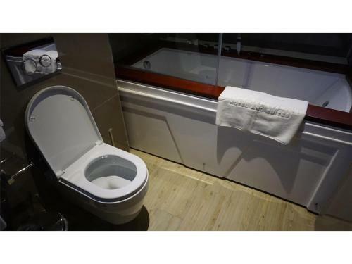 Pearlwort Hotel And Suites