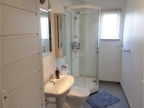 Four-bedroom Holiday Home In Bremnes