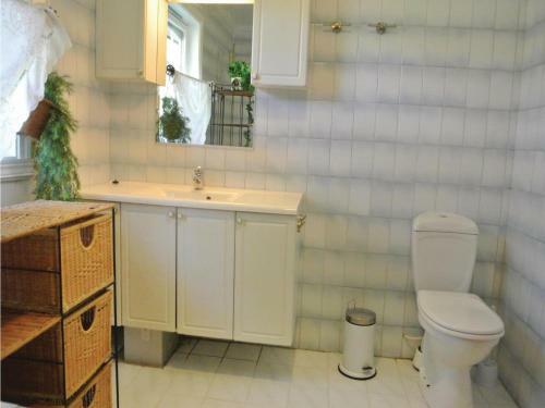 Three-bedroom Holiday Home In Tvedestrand