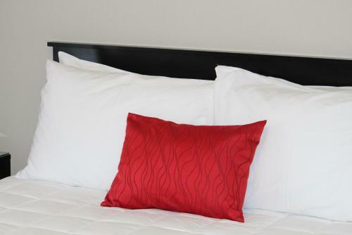 Coromandel Colonial Cottages Motel
