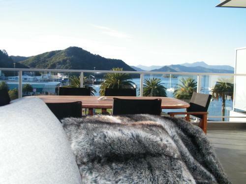 Seaview Waterfront Apartments