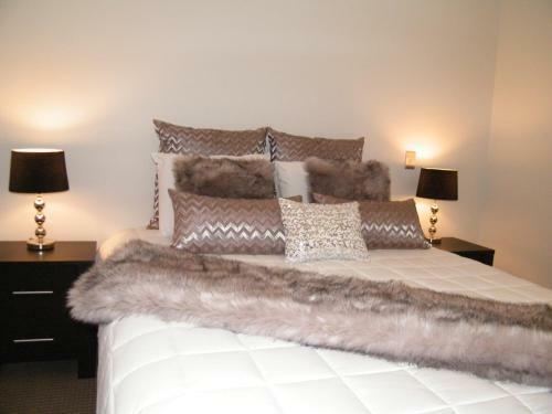 Seaview Waterfront Apartments