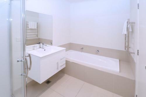 Hamilton Apartment On Vialou St