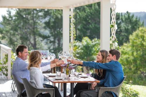 Vineyard Cottage - Paroa Bay Winery
