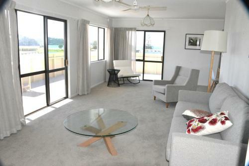 3 Brunton Place