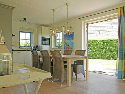 Attractive, Detached Holiday Home In Small-scale Holiday Park