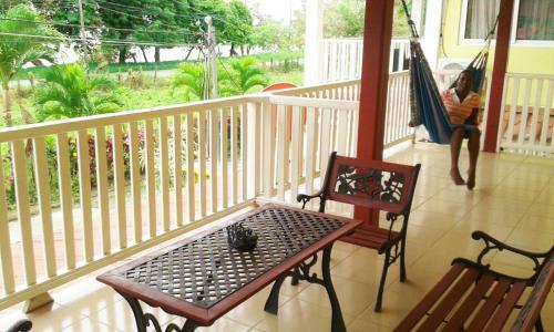 Apartamento Bright And Breezy Condo