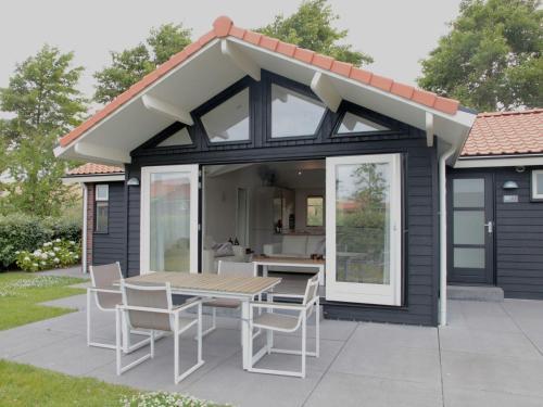 Modern Holiday Home In Kattendijke Near Beach