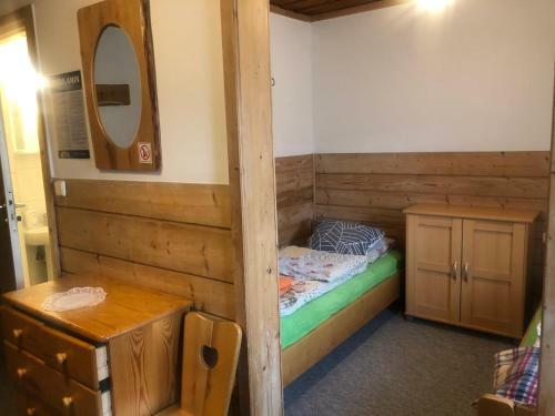 Camping Harenda Pokoje Go?cinne I Domki
