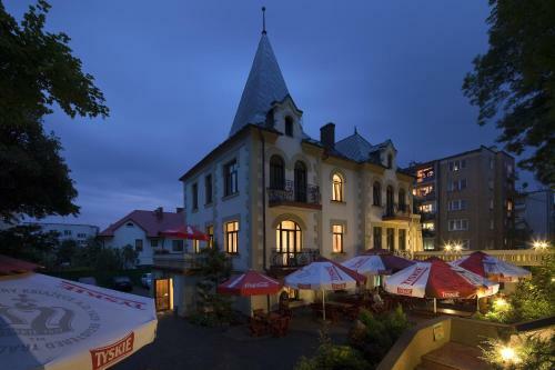 Bed & Breakfast Pensjonat Zamek Ders?awa