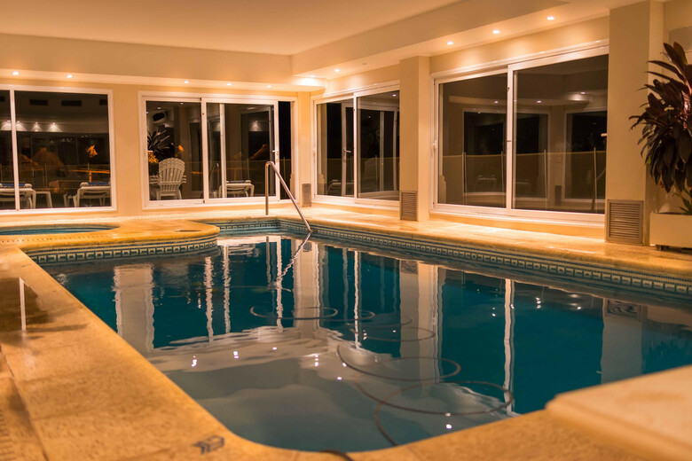 Hotel Howard Johnson Plaza Spa & Convention Center