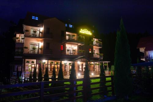 Hostal Pension Pantheon